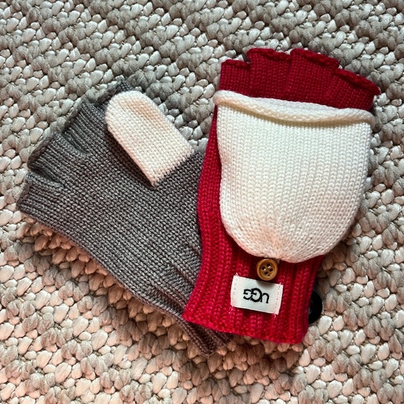 UGG Kid’s Convertible Mittens - Picture 2 of 4